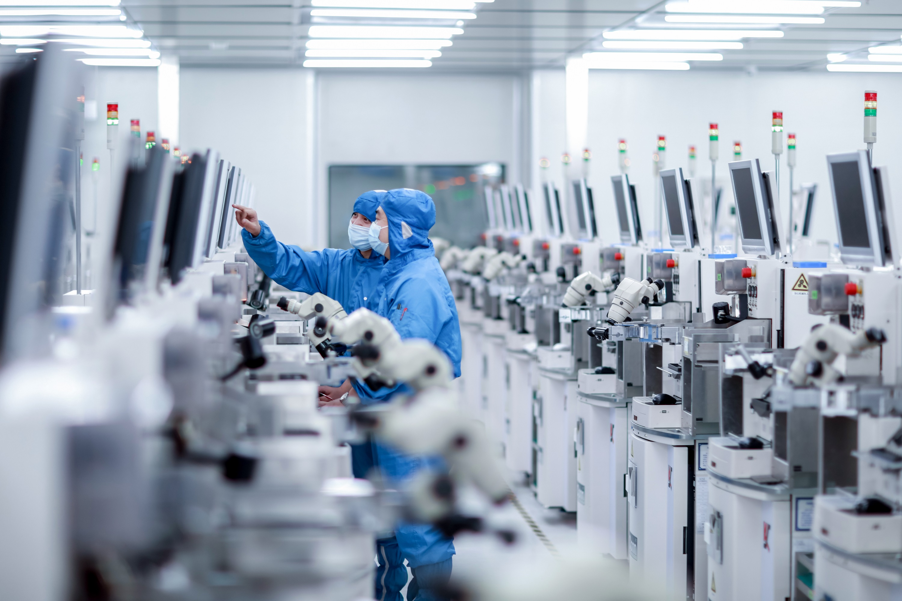 黃帝故里煥新 光電科技領(lǐng)域技術(shù)開發(fā)——見鄭十年新鄭市奮力建設(shè)現(xiàn)代化全國一流中等城市